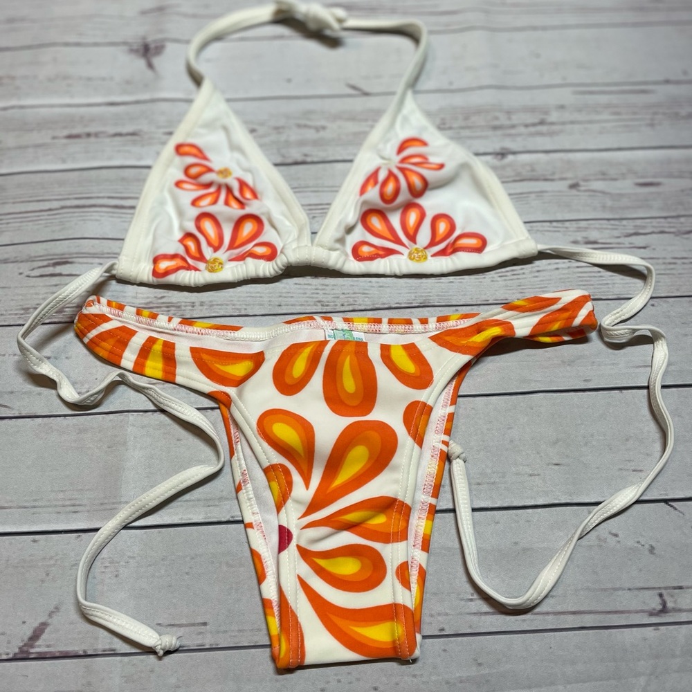 Agua Doce Branc Orange/White Bikini Set Small